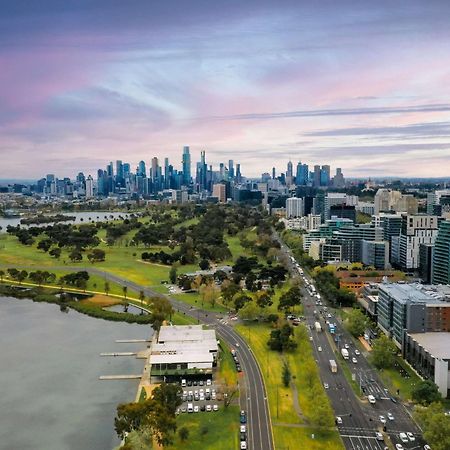Pullman Melbourne Albert Park Extérieur photo Aerial view of the Albert Park Lake