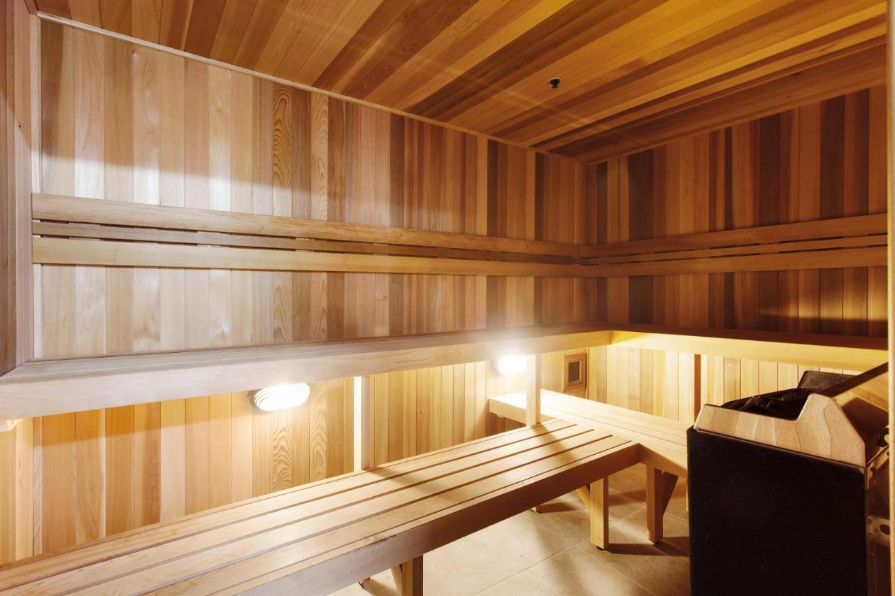 Pullman Melbourne Albert Park Extérieur photo A modern Finnish sauna
