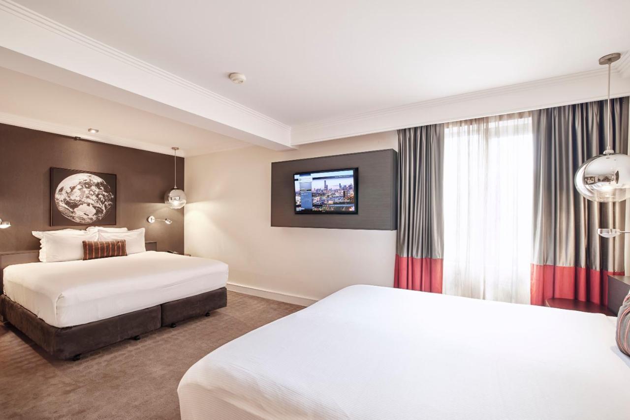 Pullman Melbourne Albert Park Extérieur photo A room at the hotel