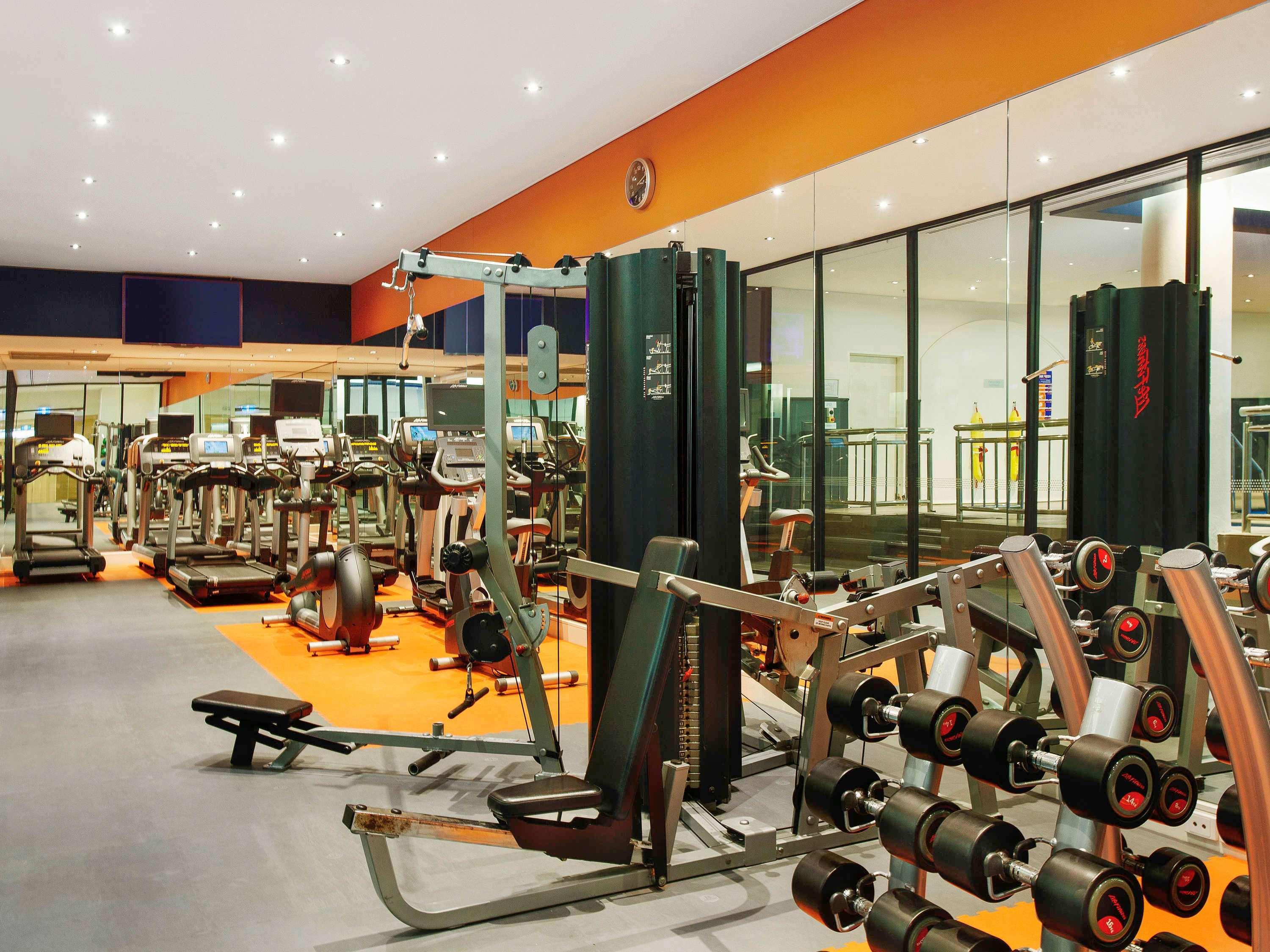 Pullman Melbourne Albert Park Extérieur photo The gym at the hotel