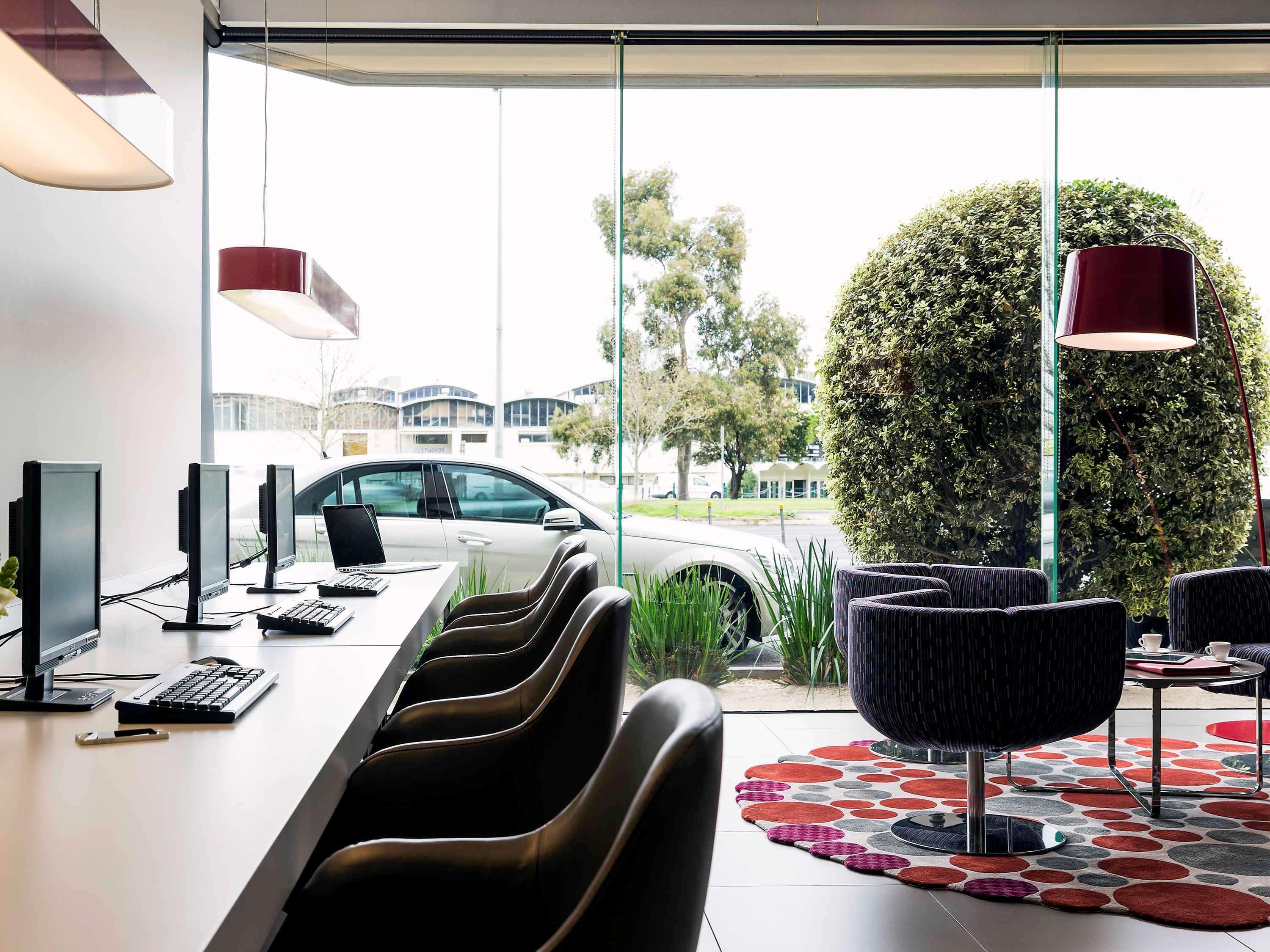 Pullman Melbourne Albert Park Extérieur photo The Business Centre at the airport