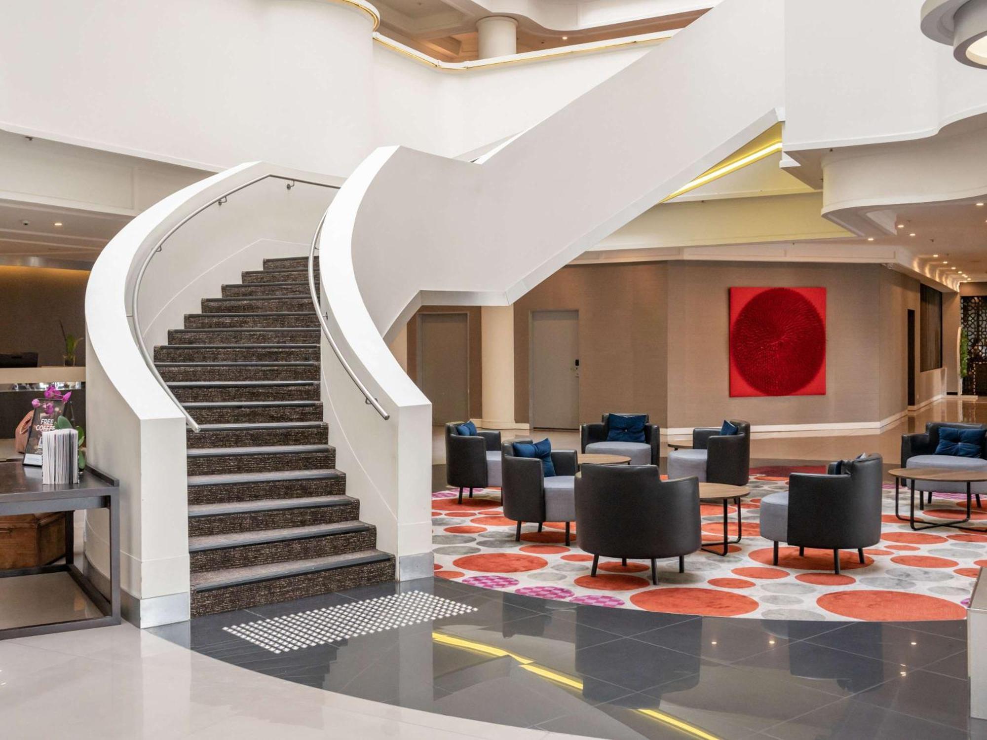 Pullman Melbourne Albert Park Extérieur photo The lobby of the hotel