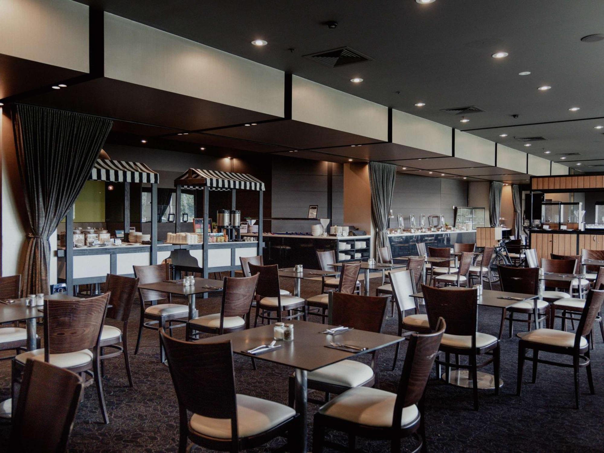 Pullman Melbourne Albert Park Extérieur photo The interior of the restaurant