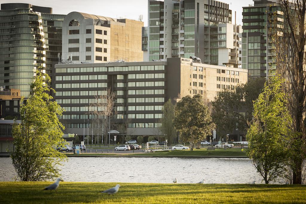 Pullman Melbourne Albert Park Extérieur photo The RMIT University City Campus